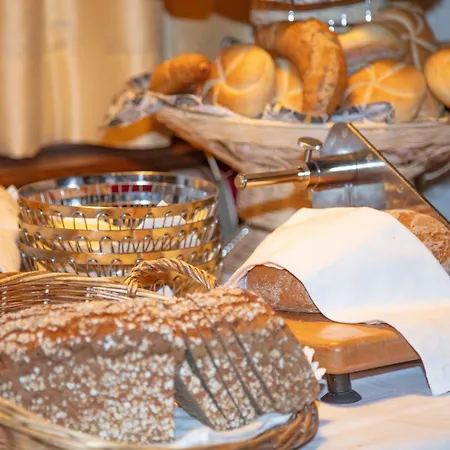 Landgasthof Kaiserkrone 宾馆 *