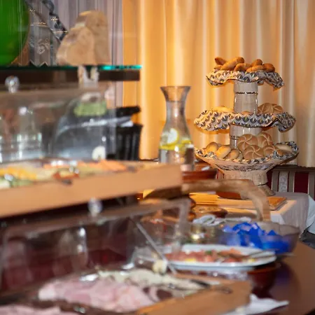 Landgasthof Kaiserkrone Πανδοχείο Elmen